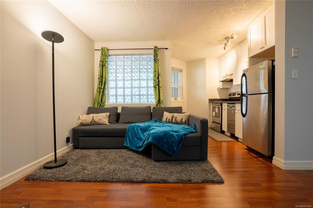 Fifth View of 2710 Grosvenor Rd, Victoria, BC, V8T 3M9
