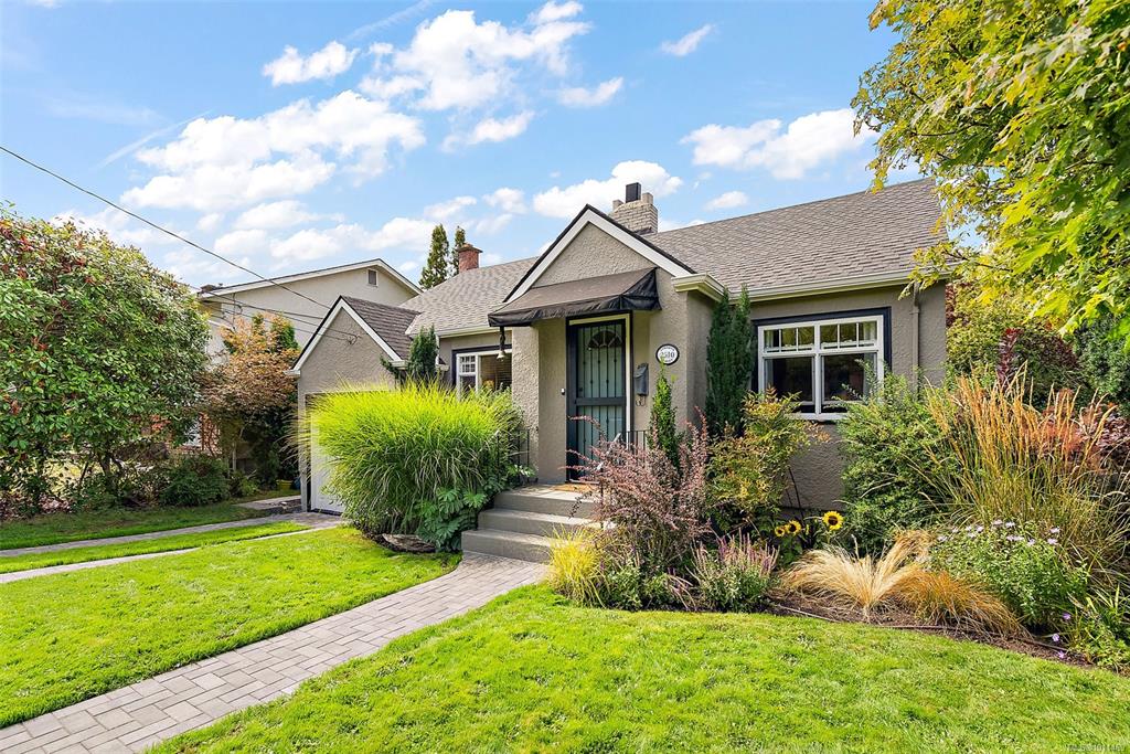 Third View of 2510 Epworth St, Oak Bay, BC, V8R 5L1