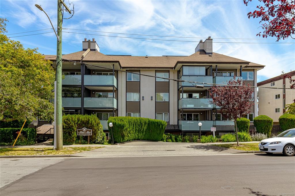Third View of 1619 Morrison St, Victoria, BC, V8R 6R8