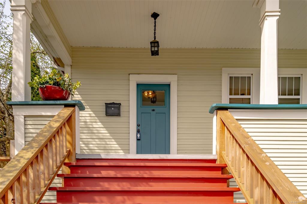 Fourth View of 302 Victoria Rd, Nanaimo, BC, V9R 4P9