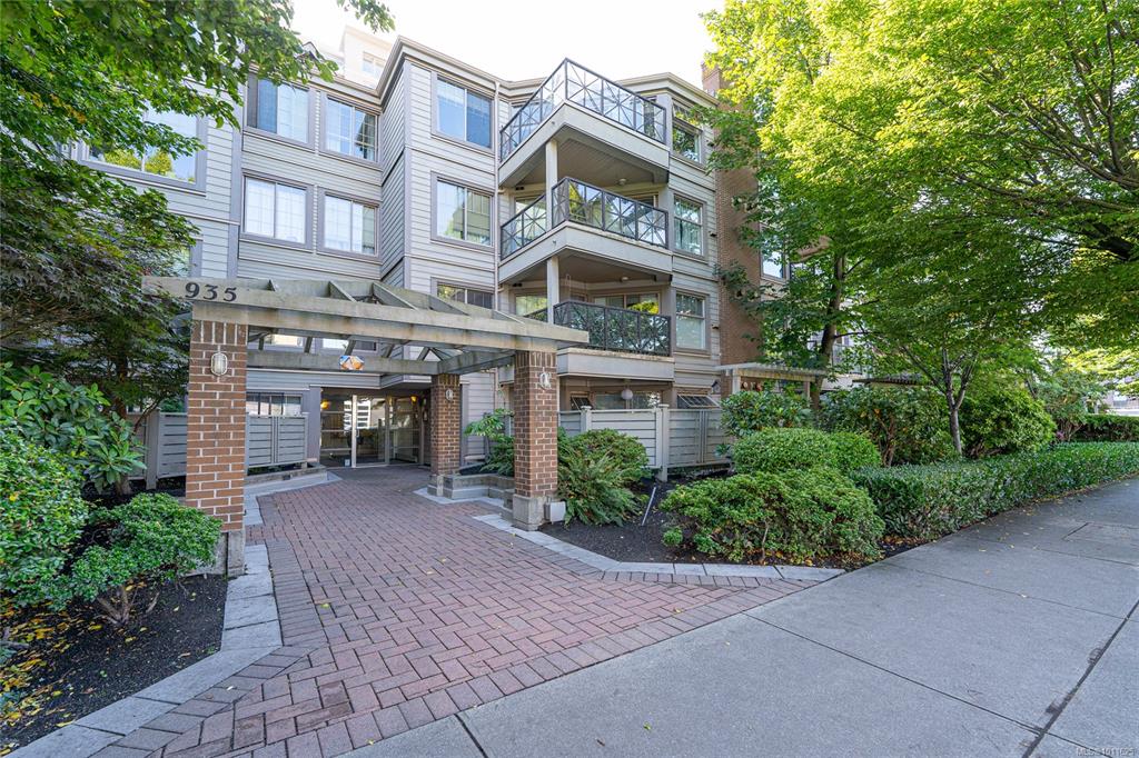 935 Johnson St, 1011625, BC,