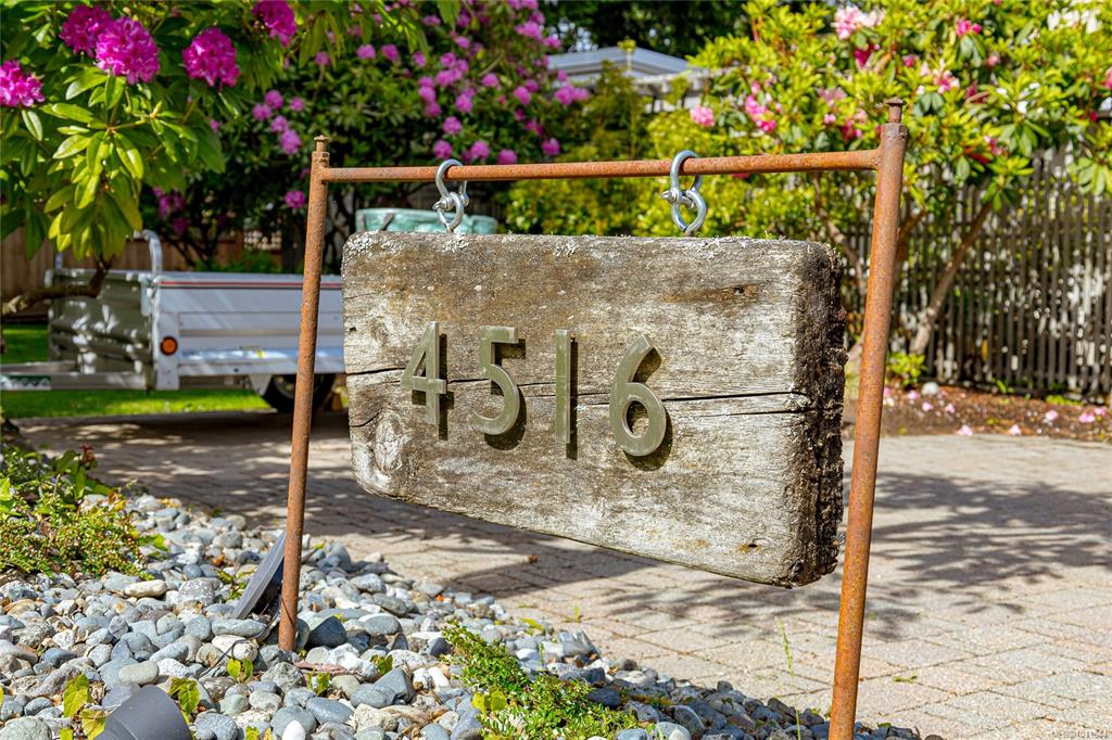 Fourth View of 4516 Duart Rd, Saanich, BC, V8N 3K2