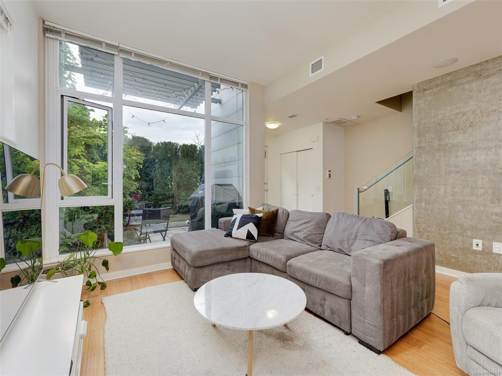 Fifth View of 379 Tyee Rd, Balance, Victoria, BC, V9A 0B4