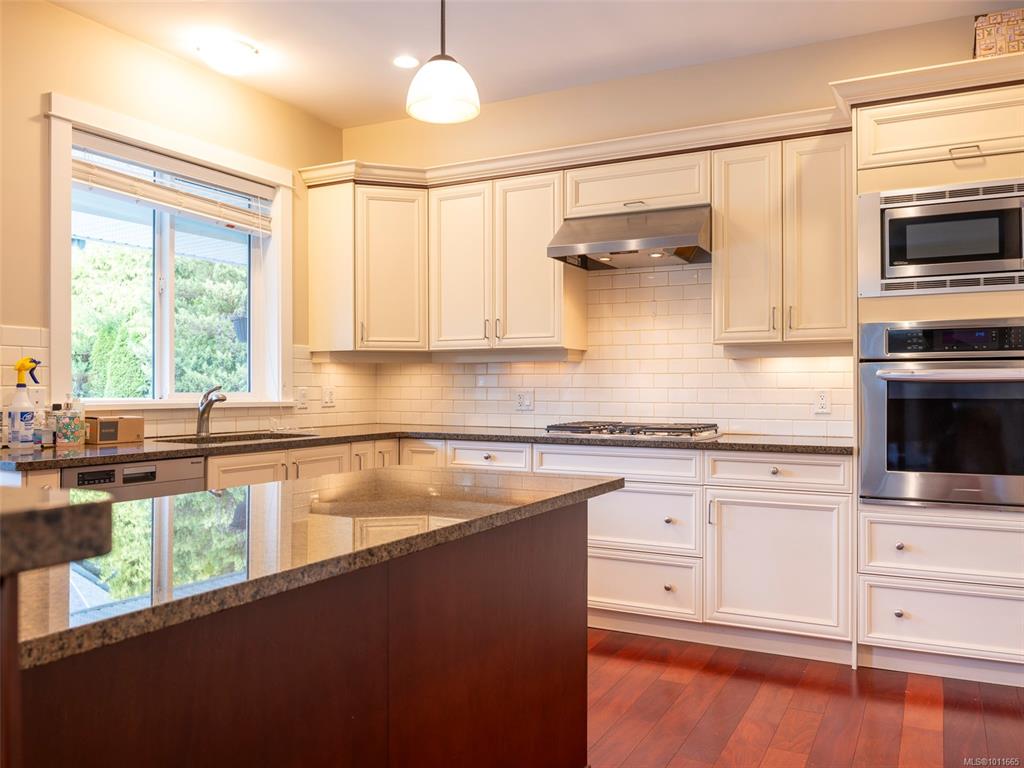 Second View of 1290 Richardson St, Victoria, BC, V8V 3E1