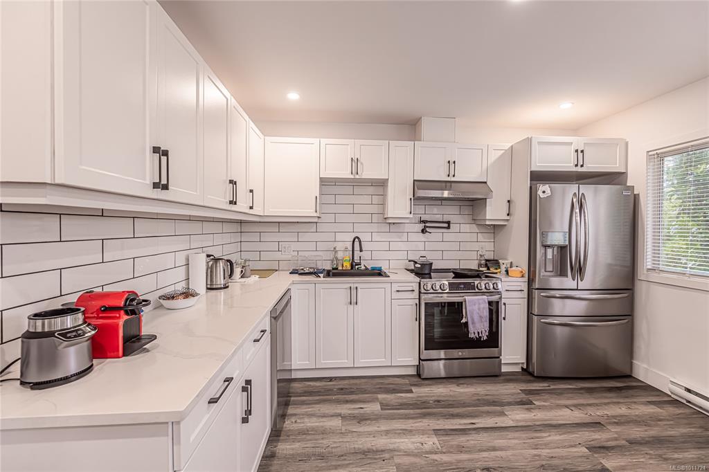 Second View of 981 Tattersall Dr, Saanich, BC, V8X 2X1