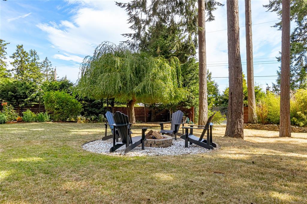 Main View of 8565 Bourne Terr, North Saanich, BC, V8L 1L9