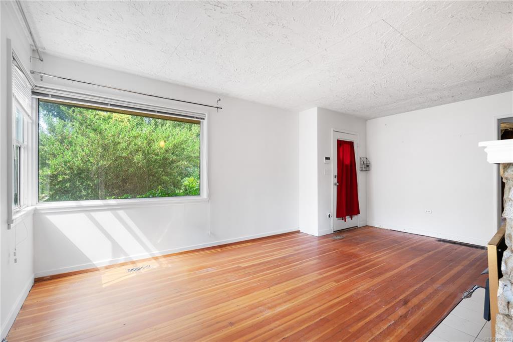 Fifth View of 2553 Empire St, Victoria, BC, V8T 3M5