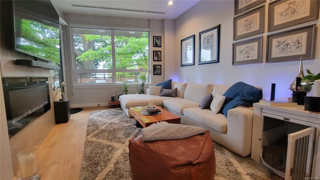 1201 Fort St, 1011858, BC,