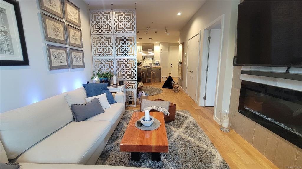 Fifth View of 1201 Fort St, Bellewood Park, Victoria, BC, V8V 0G1