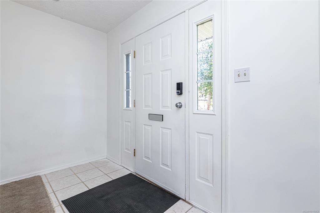Fourth View of 2916 Scott St, Victoria, BC, V8R 4J6