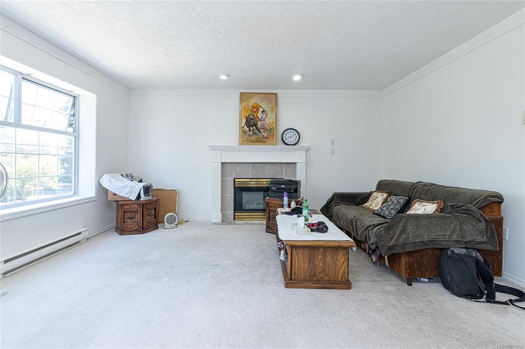 Fifth View of 2916 Scott St, Victoria, BC, V8R 4J6