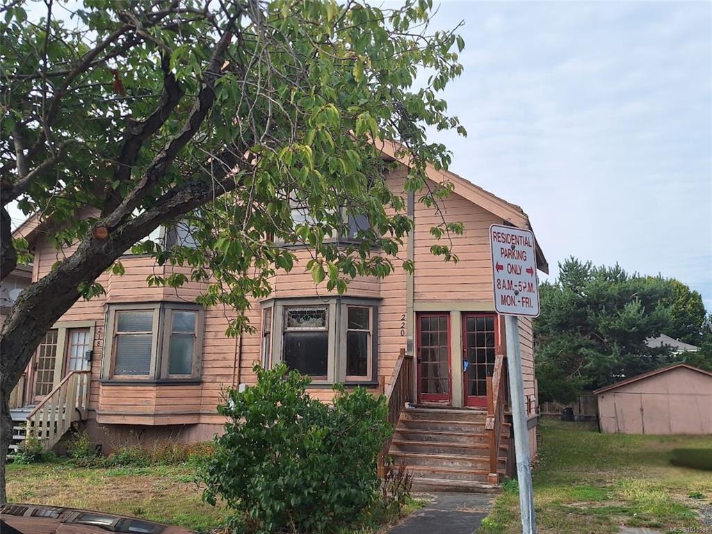 Third View of 220 Michigan St, Victoria, BC, V8V 1R3