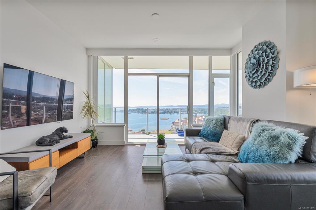 Second View of 60 Saghalie Rd, Victoria, BC, V9A 0H1