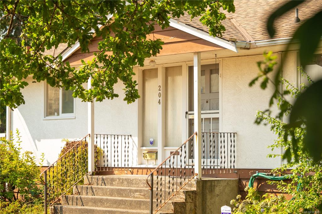 Third View of 204 Columbia St, Nanaimo, BC, V9R 4M2