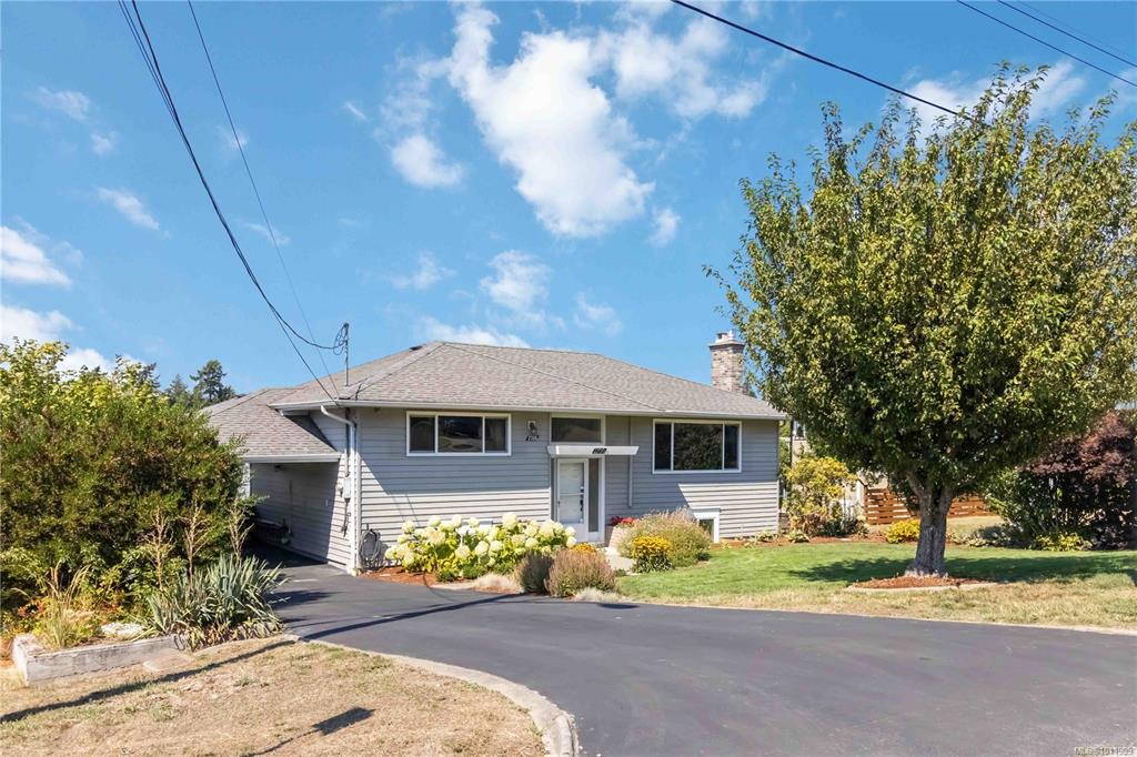 Fourth View of 3700 Raymond St S, Saanich, BC, V8K 4K1