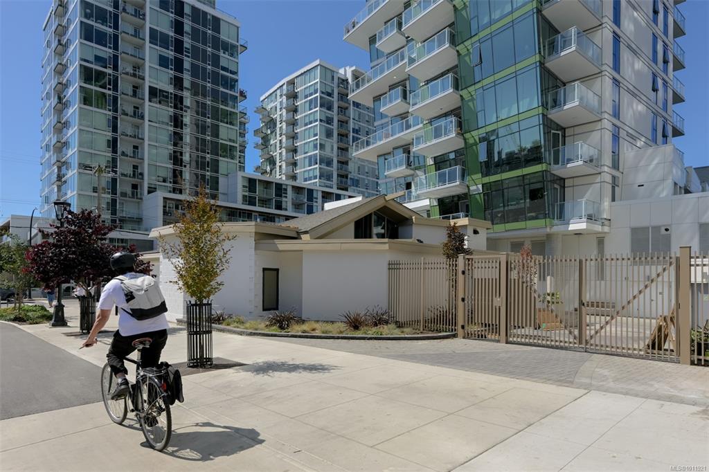 Third View of 1400 Vancouver St, Victoria, BC, V8V 0E7