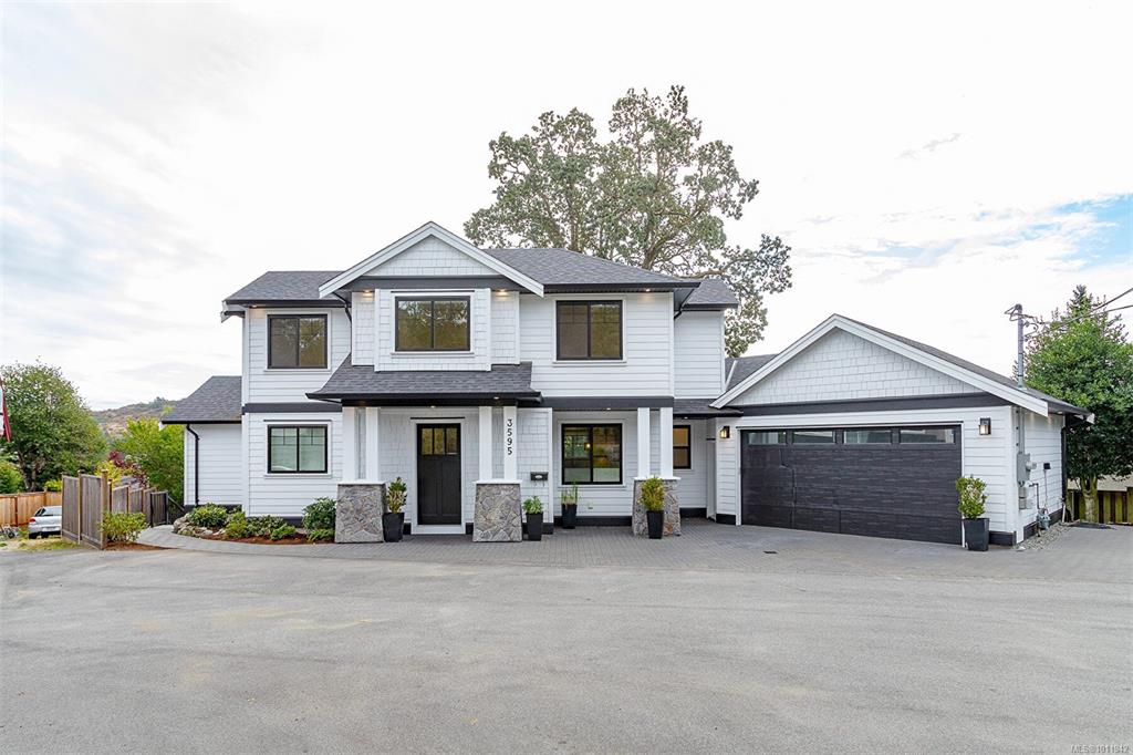 3595 Cedar Hill Rd, 1011942, BC,