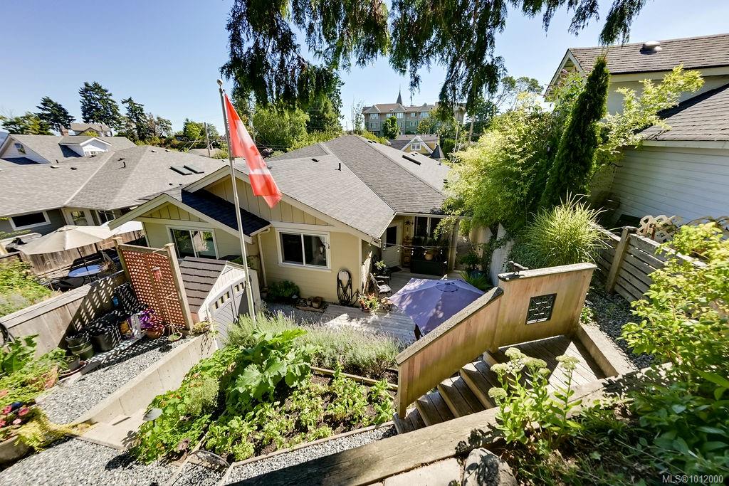 9906 Maple St, 1012000, BC,