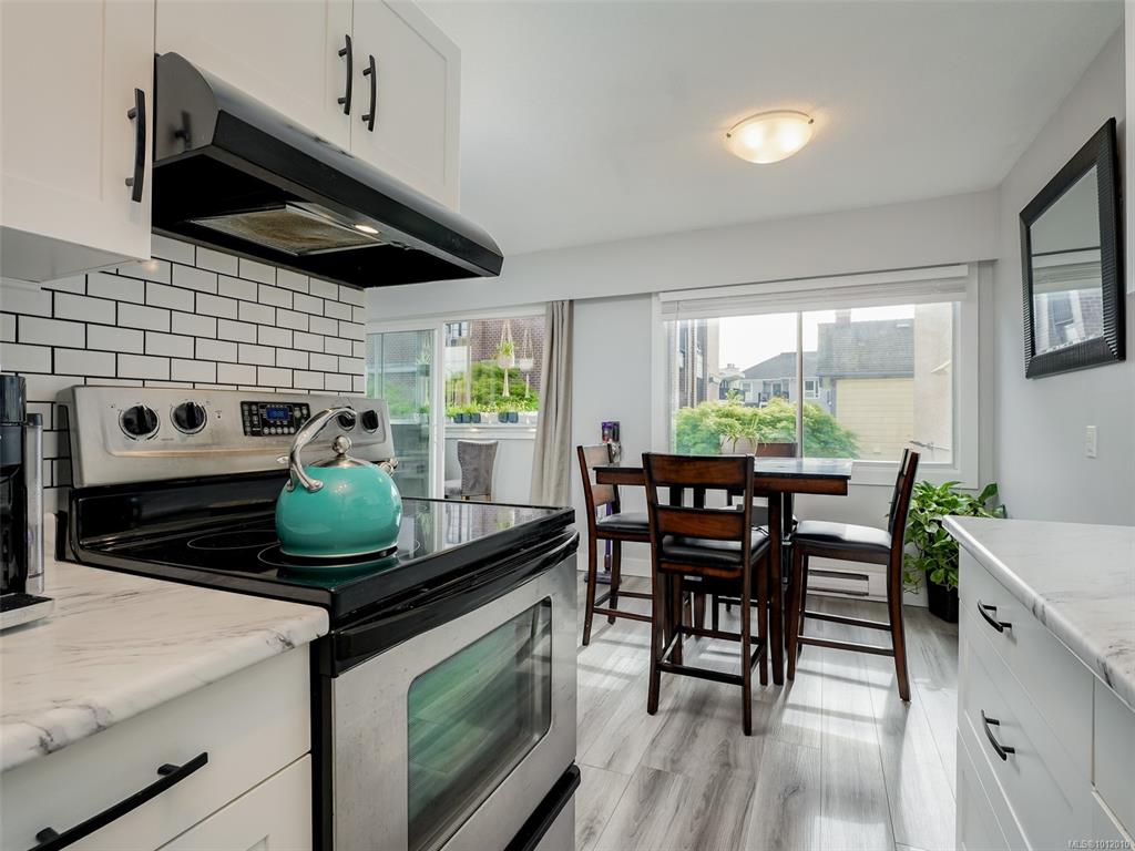 Third View of 1000 Mcclure St, Victoria, BC, V8V 3E9