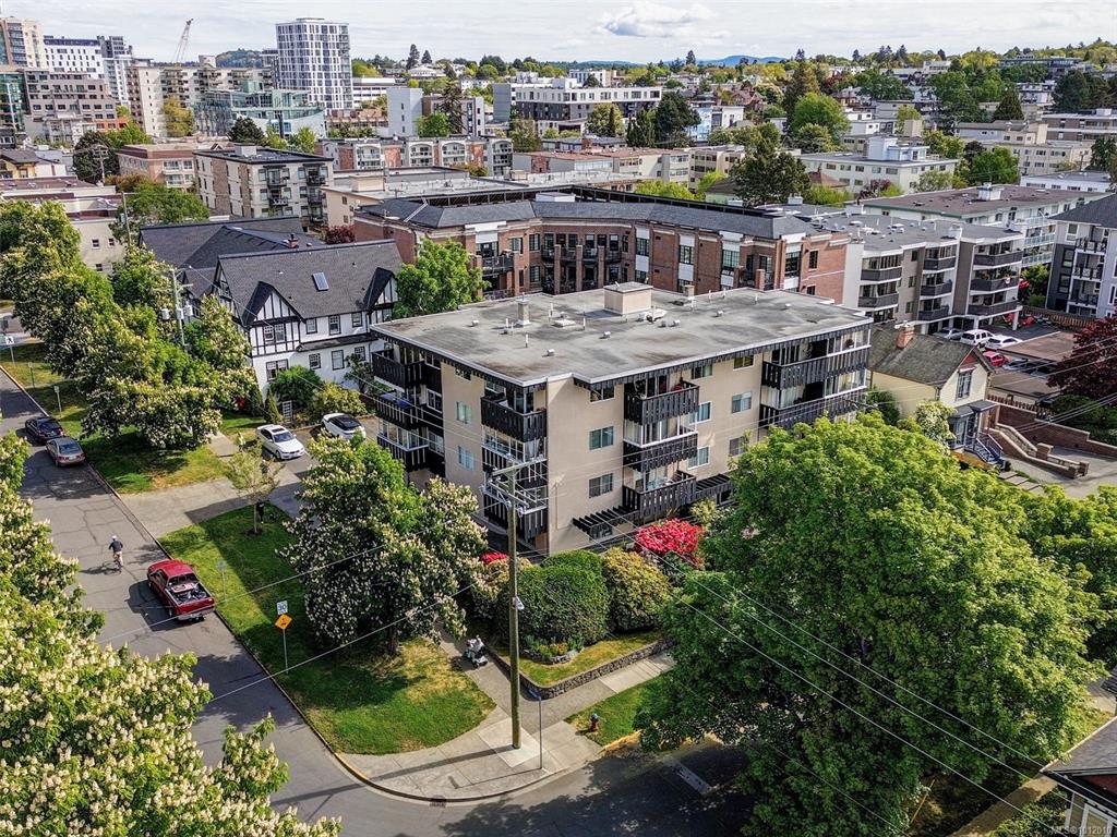Fourth View of 1000 Mcclure St, Victoria, BC, V8V 3E9