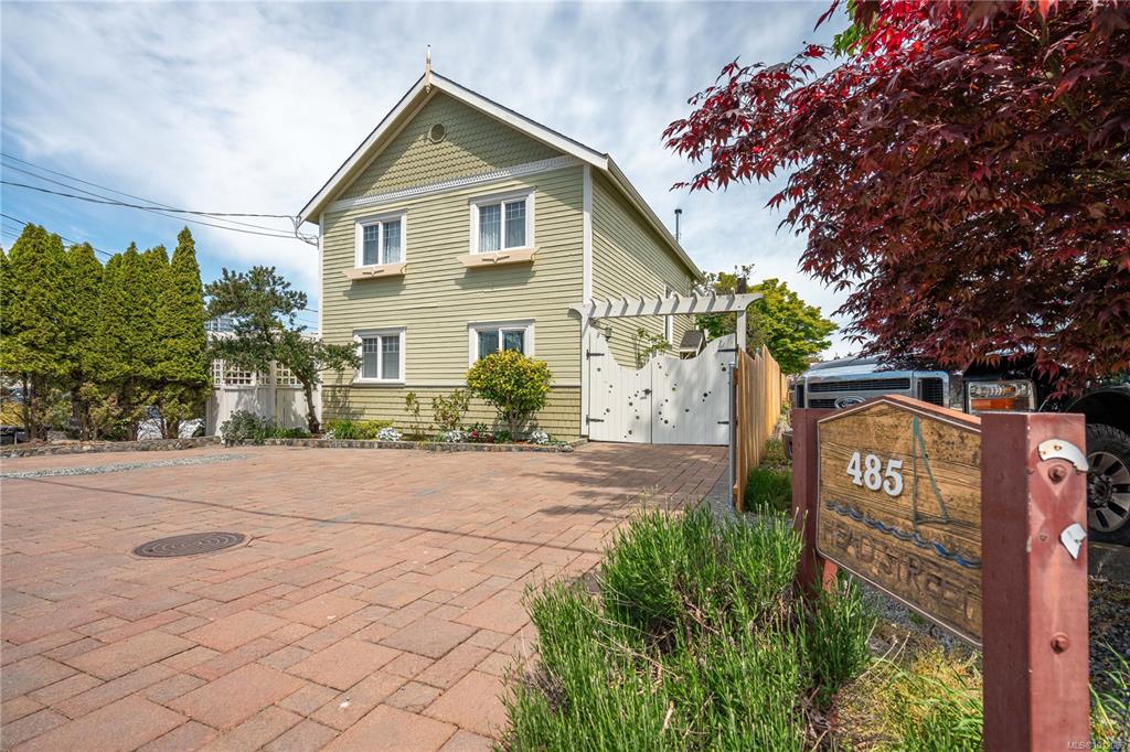 Fifth View of 485 Head St, Esquimalt, BC, V9A 5S1