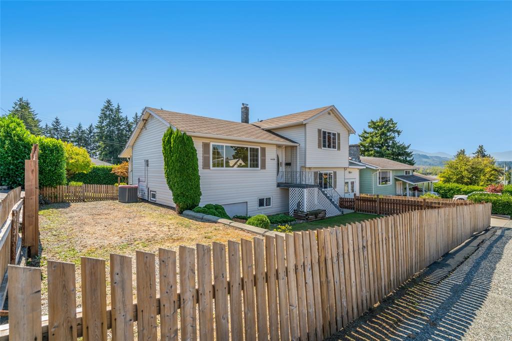 4436 Dogwood St, 1012071, BC,
