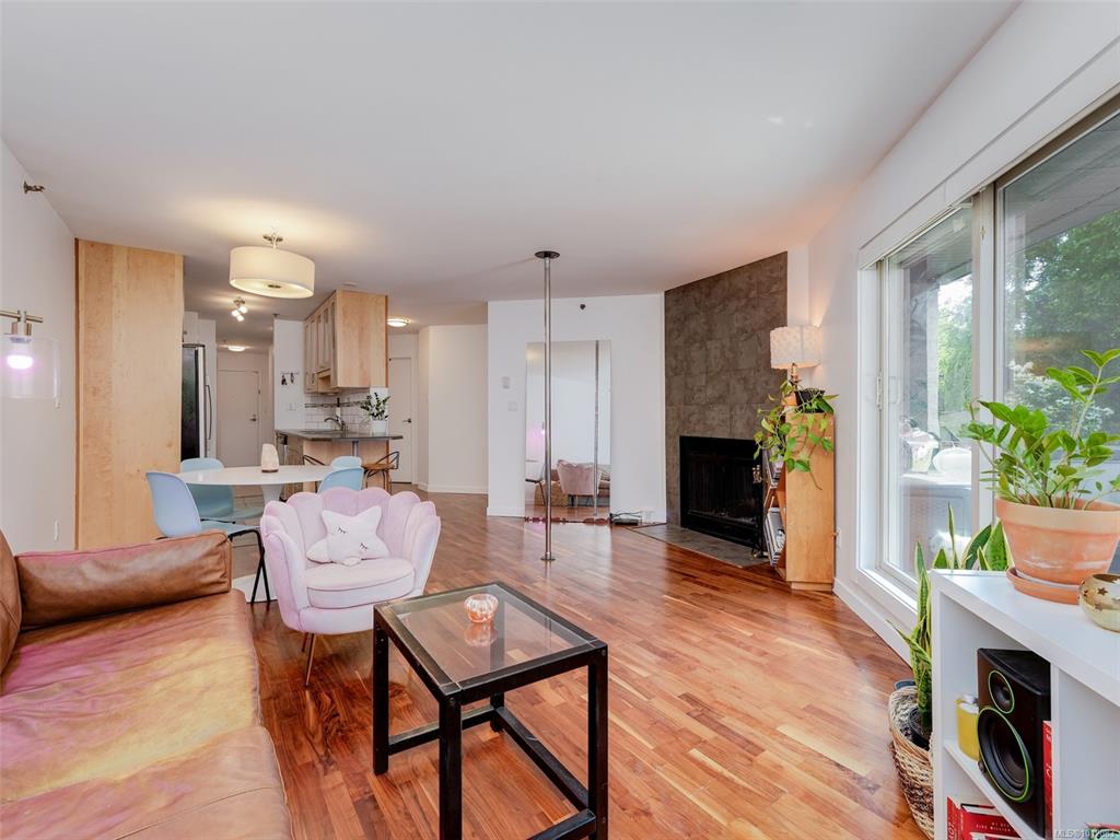 Fifth View of 1241 Fairfield Rd, Victoria, BC, V8V 3B3