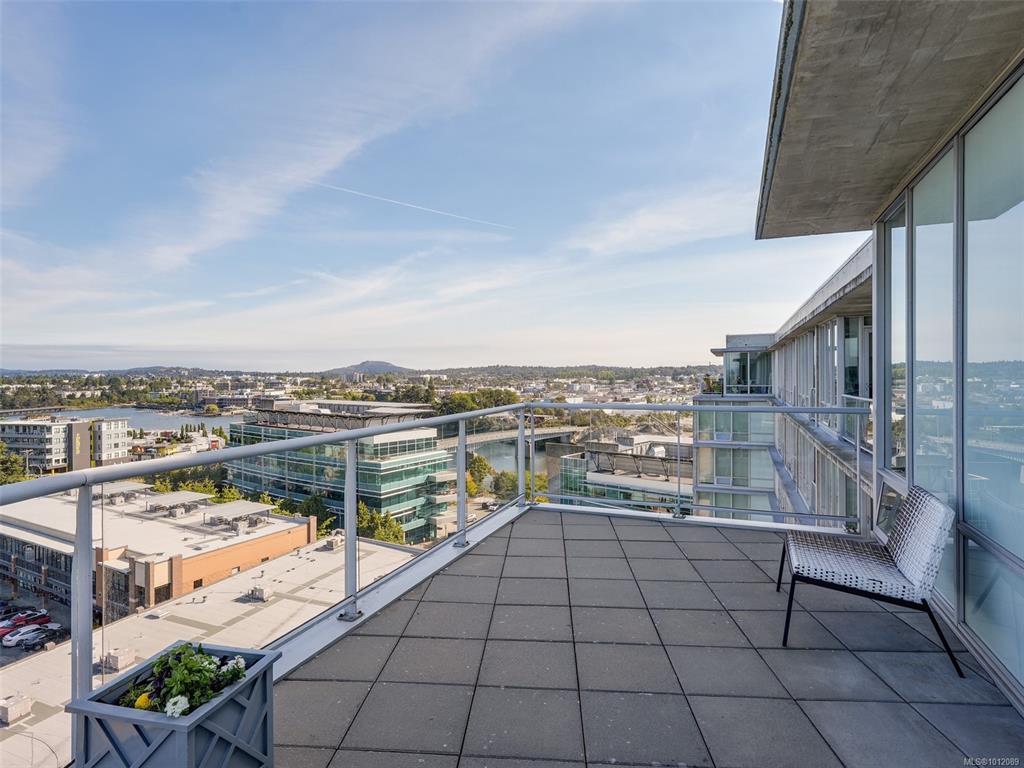Fourth View of 160 Wilson St, Victoria, BC, V9A 7P9