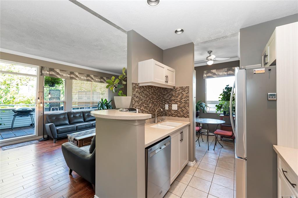 Fourth View of 380 Waterfront Cres, Selkirk Waterfront, Victoria, BC, V8T 5K3