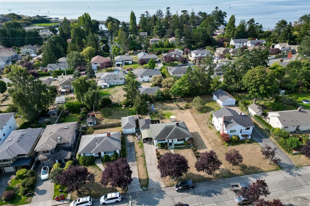 Second View of 1149 Bewdley Ave, Esquimalt, BC, V5A 5N2