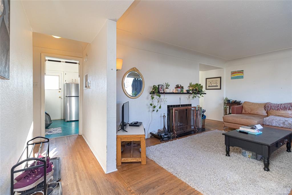 Fifth View of 1149 Bewdley Ave, Esquimalt, BC, V5A 5N2