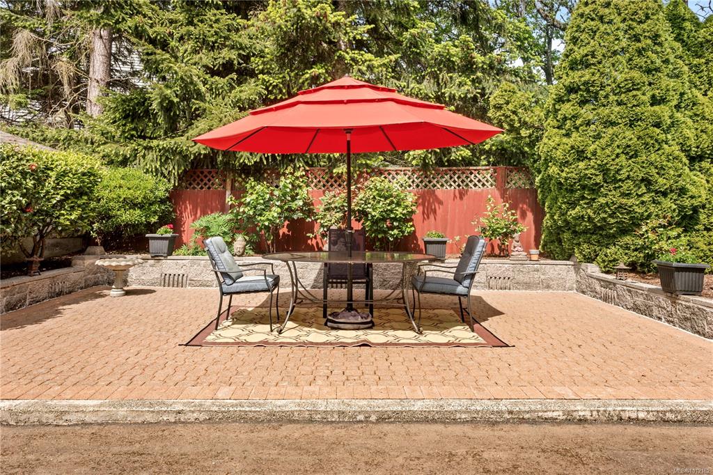 Fifth View of 164 Island Hwy, View Royal, BC, V9B 1G2