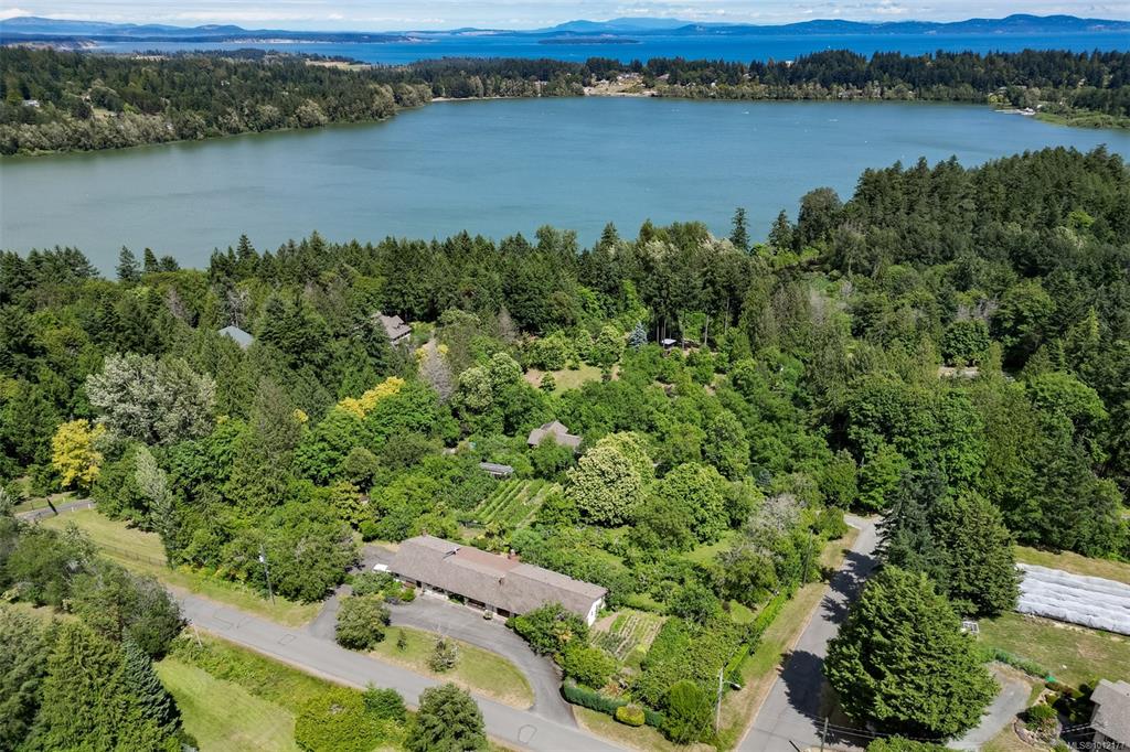 5489 Forest Hill Rd, 1012177, BC,