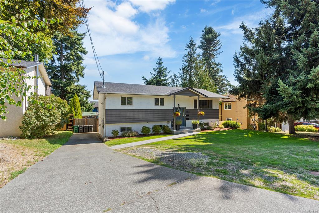 4343 Cedar Hill Rd, 1012198, BC,