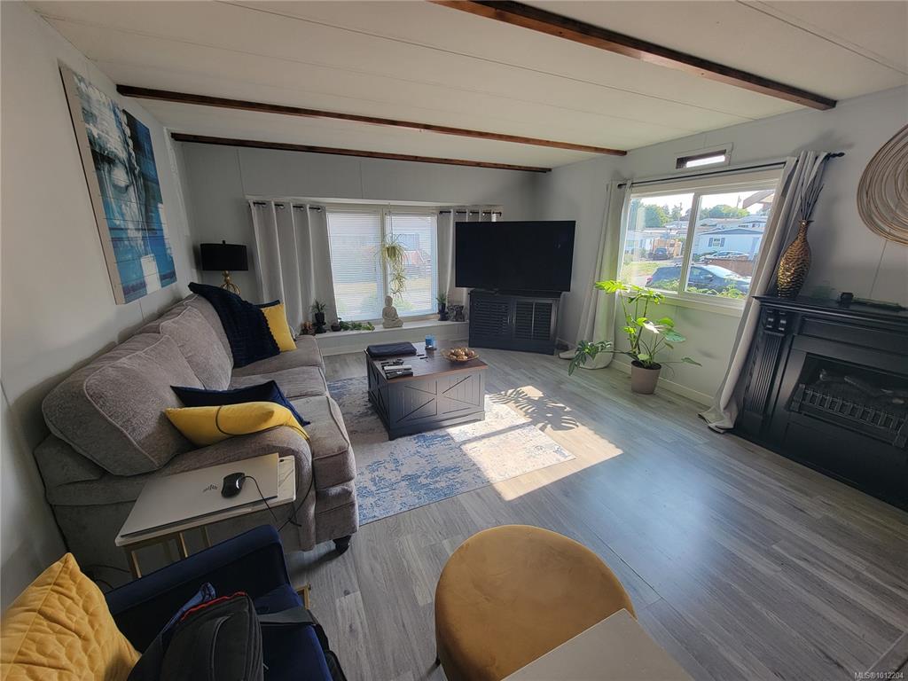 Fifth View of 1498 Admirals Rd, View Royal, BC, V9A 2R1