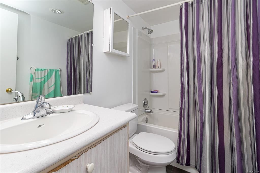 Fifth View of 611 Constance Ave, Esquimalt, BC, V0S 1N0