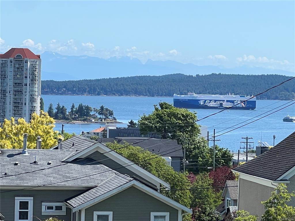 Second View of 354 Kennedy St, Nanaimo, BC, V9R 2Y3