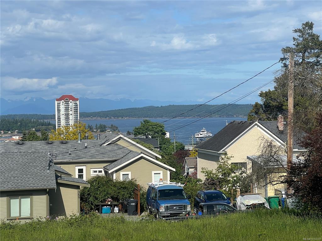 Third View of 354 Kennedy St, Nanaimo, BC, V9R 2Y3