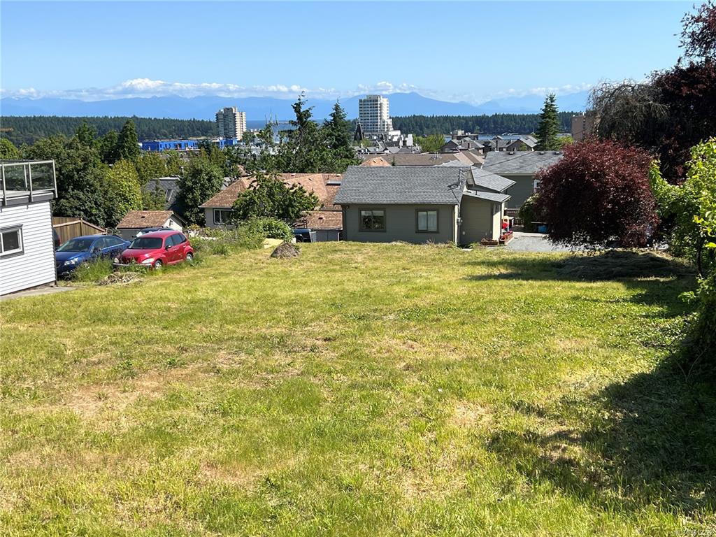 Fourth View of 354 Kennedy St, Nanaimo, BC, V9R 2Y3