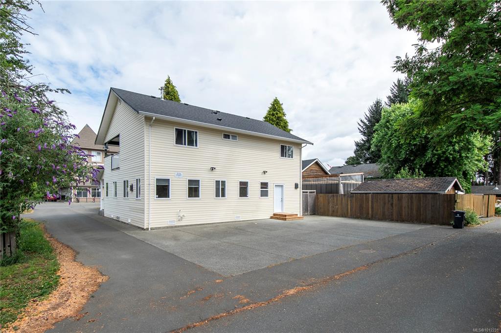 560 4th St, 1012231, BC,