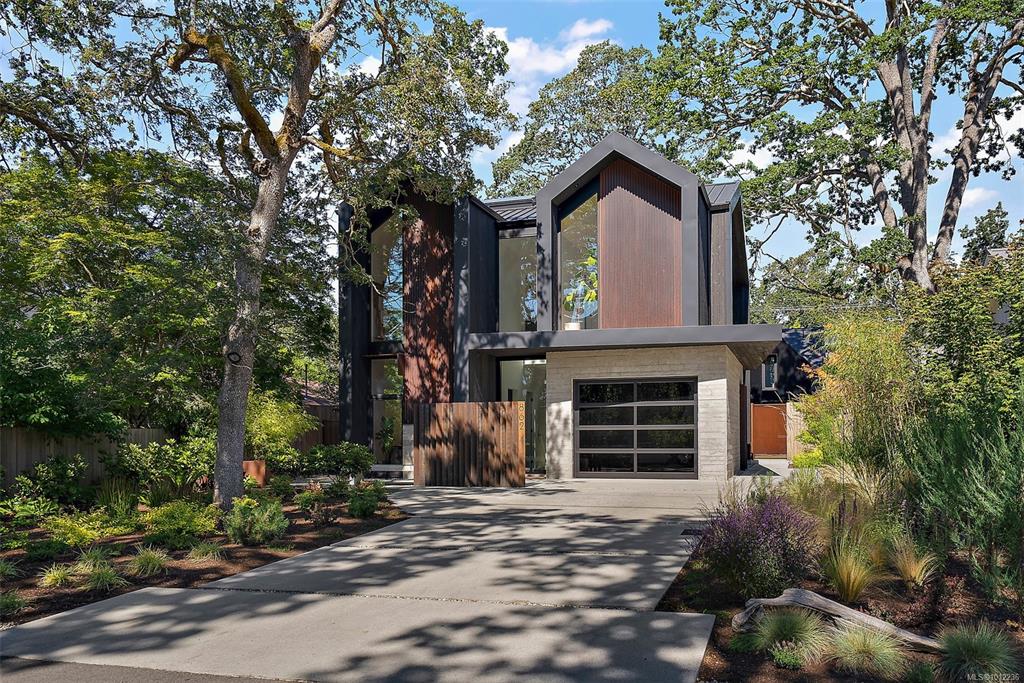Second View of 862 Somenos St, Victoria, BC, V8S 4A6