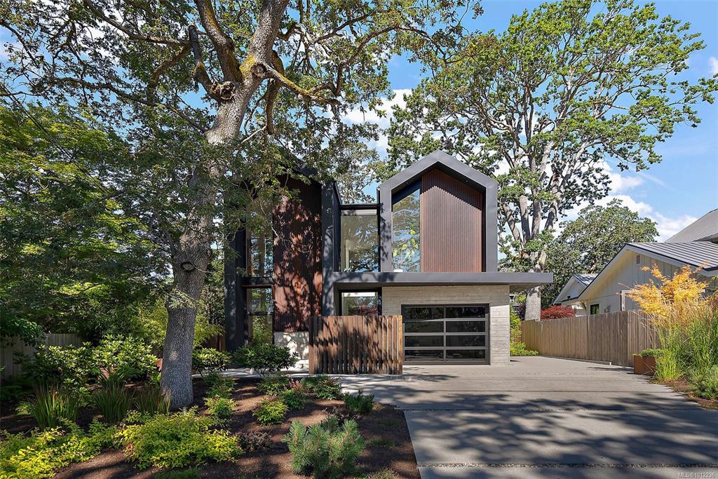 Third View of 862 Somenos St, Victoria, BC, V8S 4A6