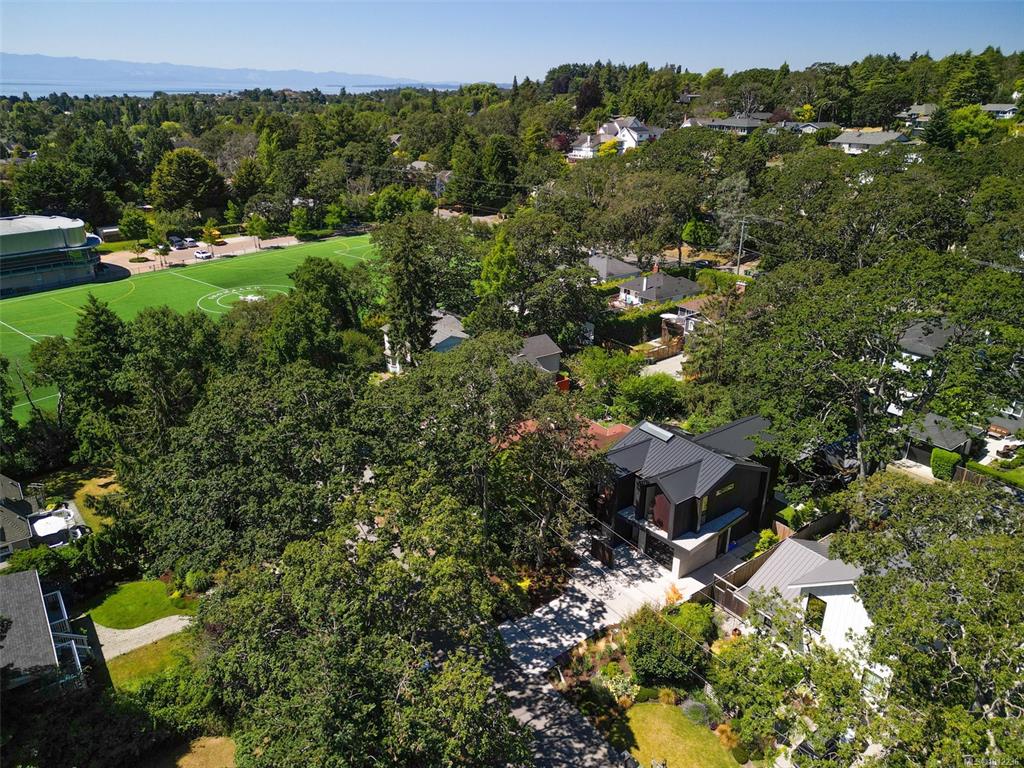 Fourth View of 862 Somenos St, Victoria, BC, V8S 4A6