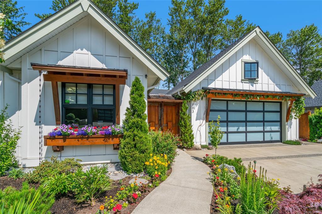 863 Claymore Cres, 1012312, BC,