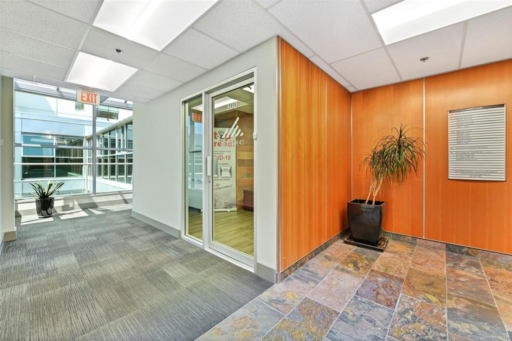 Third View of 852 Fort St, Victoria, BC, V9W 1H8