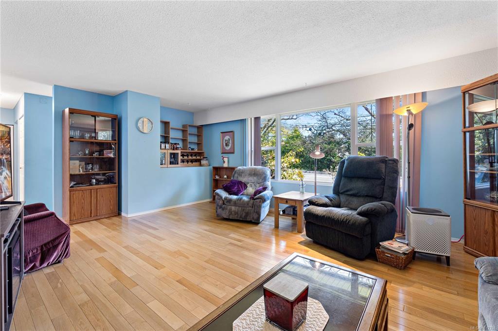 Fourth View of 707 Howard Ave, Nanaimo, BC, V9R 3S9