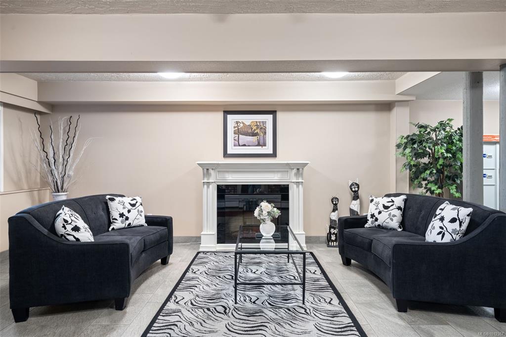 Fourth View of 1005 Mckenzie Ave, Royal Woods Windsor, Saanich, BC, V8X 4A9