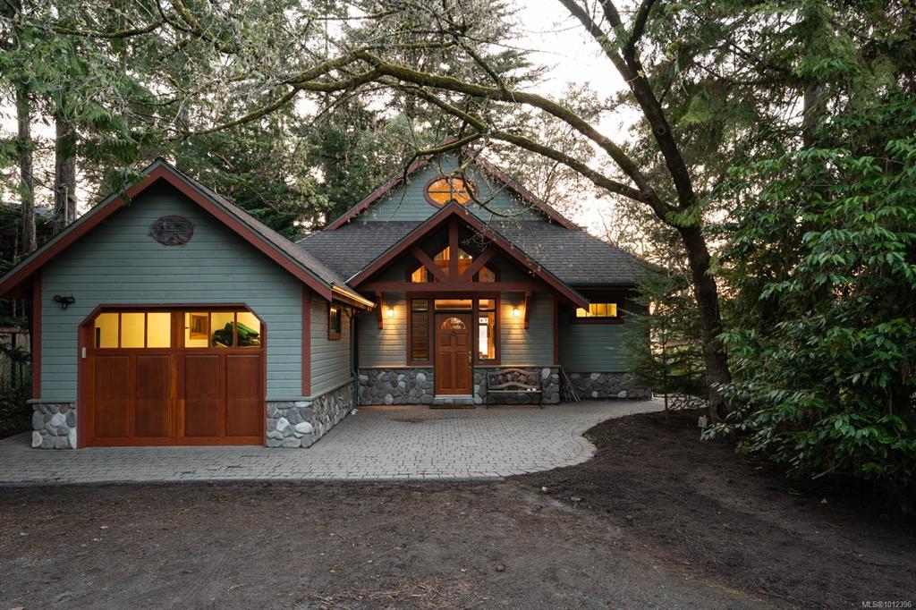 675 Towner Park Rd, 1012396, BC,
