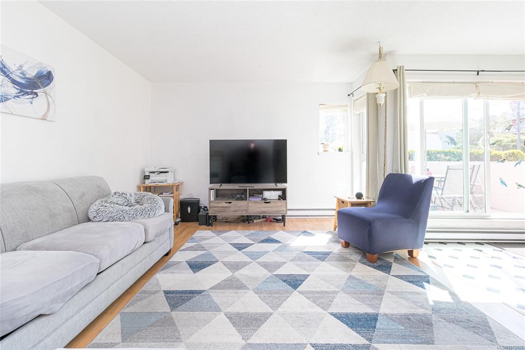 1366 Hillside Ave, 1012425, BC,