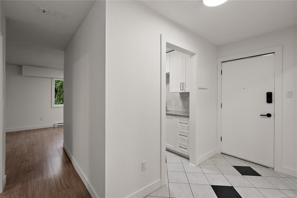Fourth View of 1124 Esquimalt Rd, Esquimalt, BC, V9A 3N4